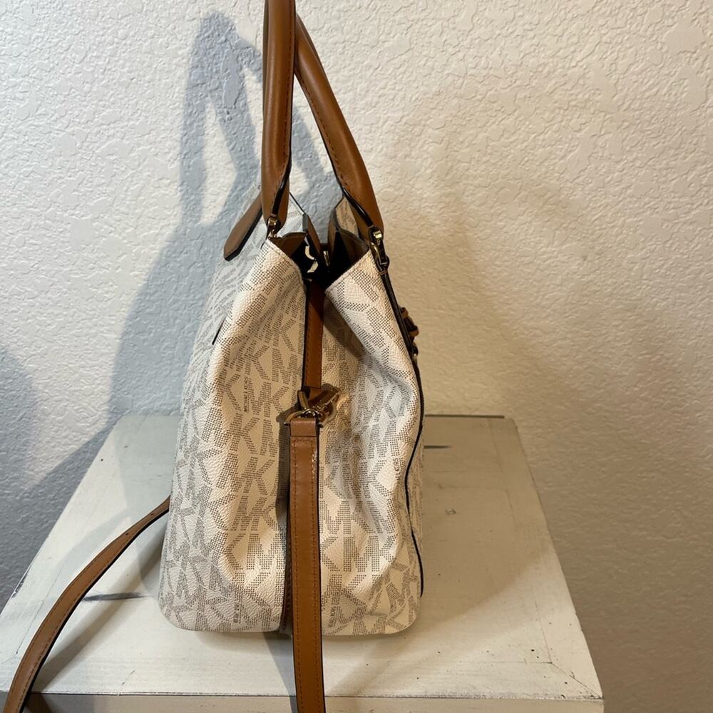Michael Kors Greenwich large vanilla MK logo handbag crossbody Casual Office - Picture 4 of 12
